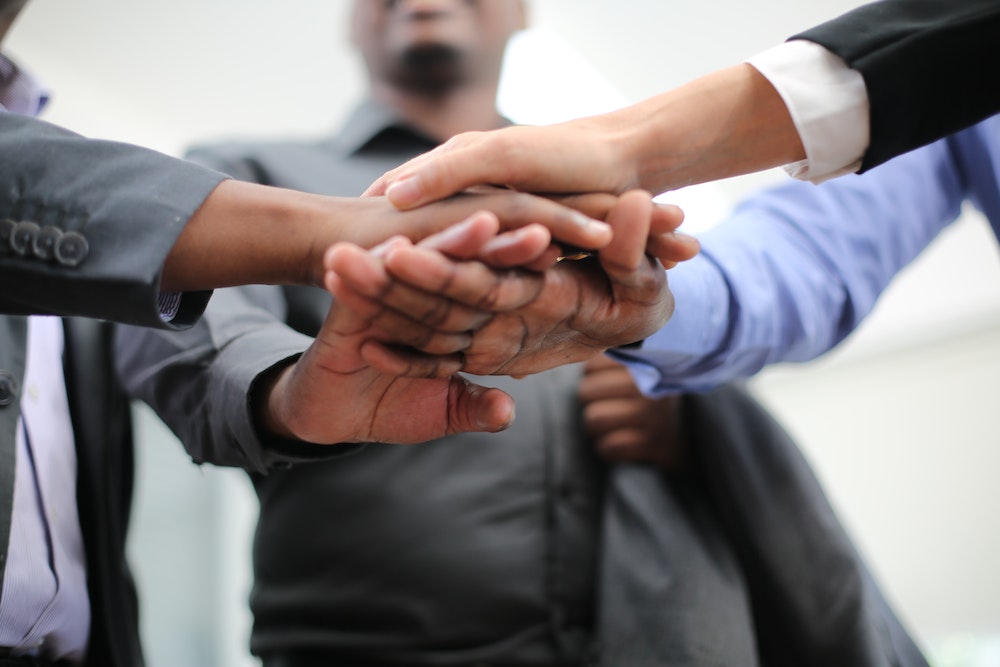 Les meilleures pratiques pour mettre en place un service de gestion de la relation client